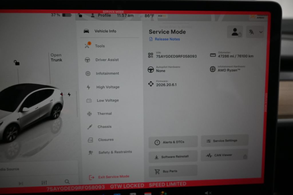 Used 2024 Tesla Model Y 2WD image 28