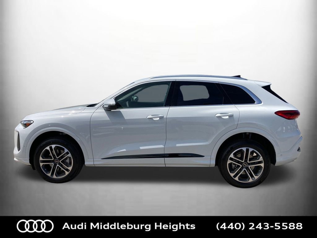 Used 2025 Audi Q5 Premium w/ Convenience Package image 10