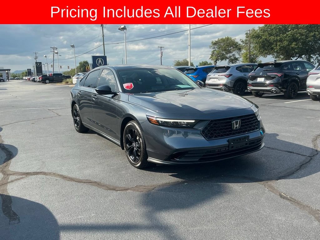 Used 2025 Honda Accord SE image 6