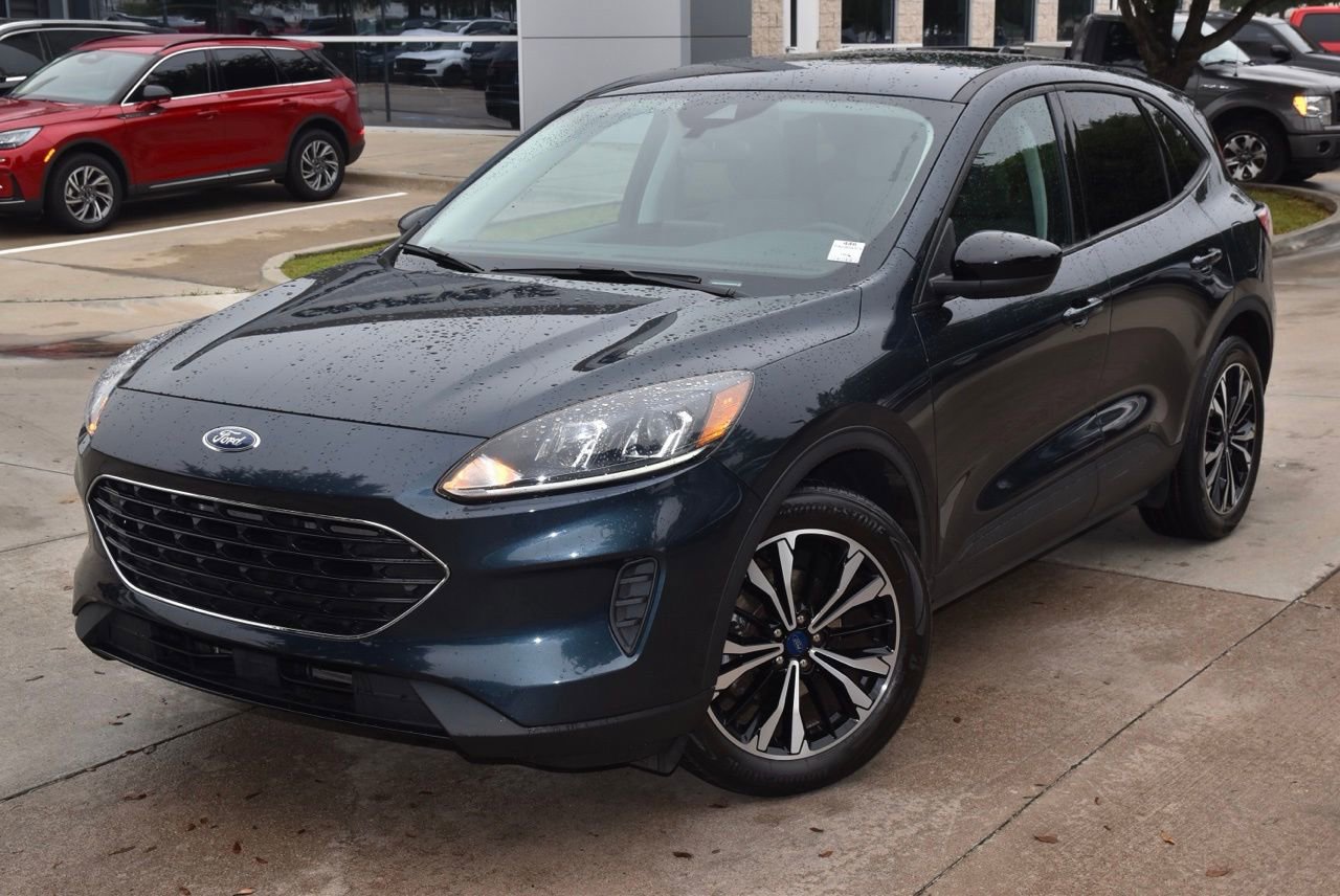 Used 2022 Ford Escape SE w/ SE Sport Appearance Package FWD image 39