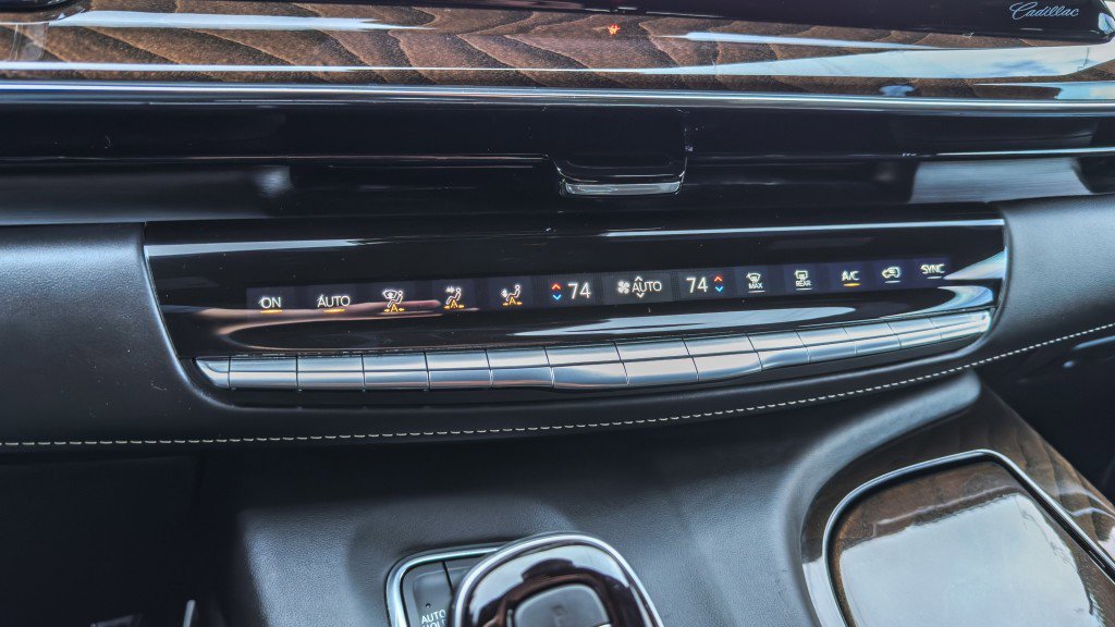 Used 2022 Cadillac Escalade ESV Sport Platinum w/ Heavy-Duty Trailer Package image 53