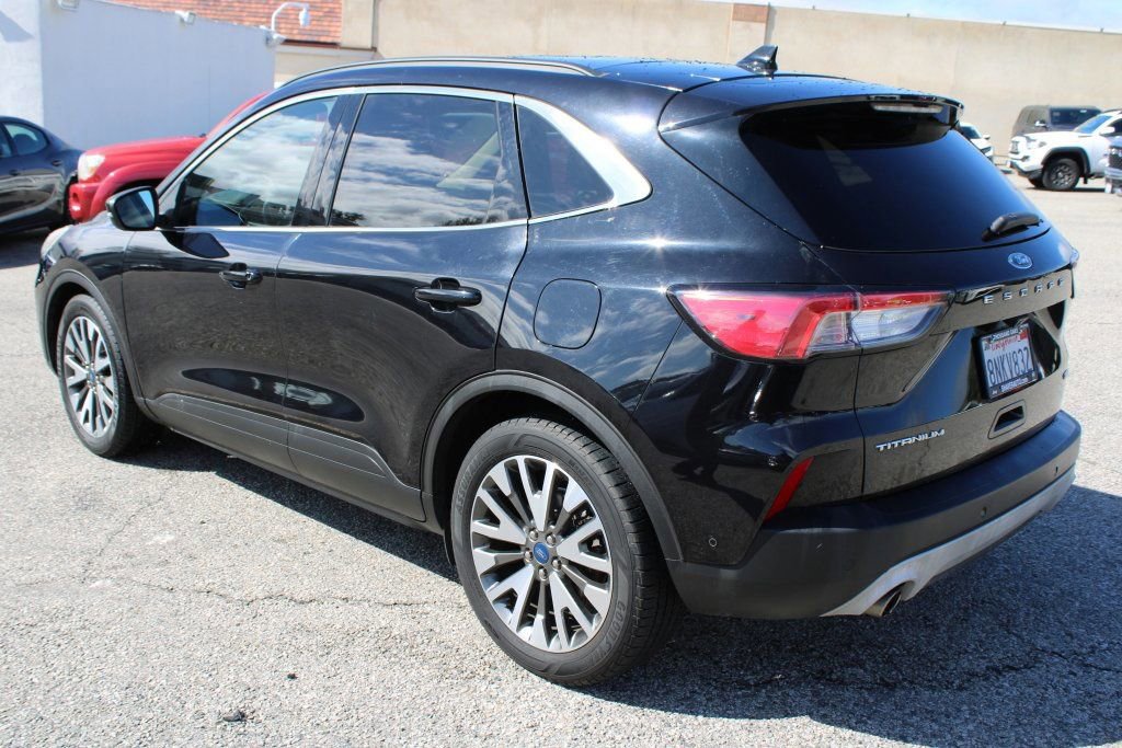 Used 2020 Ford Escape Titanium image 6