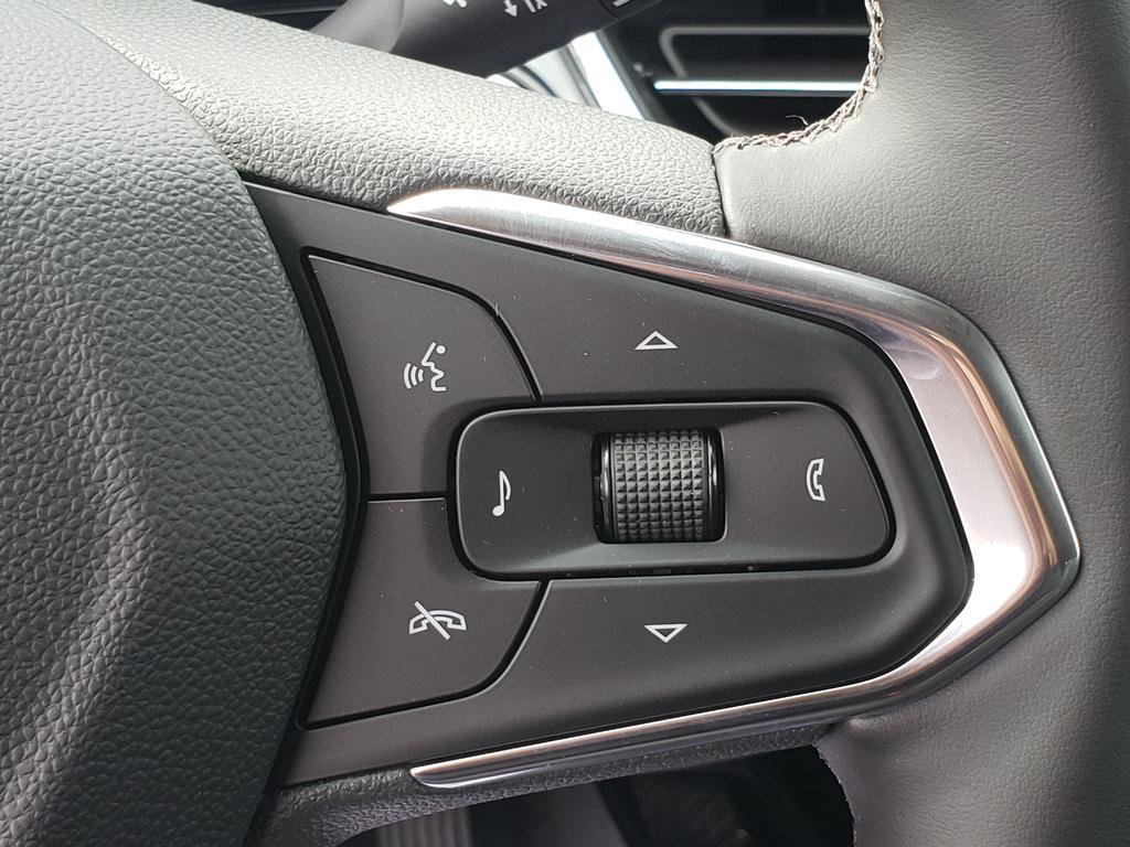 New 2026 Chevrolet Trax ACTIV w/ Sunroof Package FWD image 30
