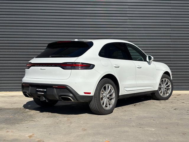Certified 2025 Porsche Macan image 7