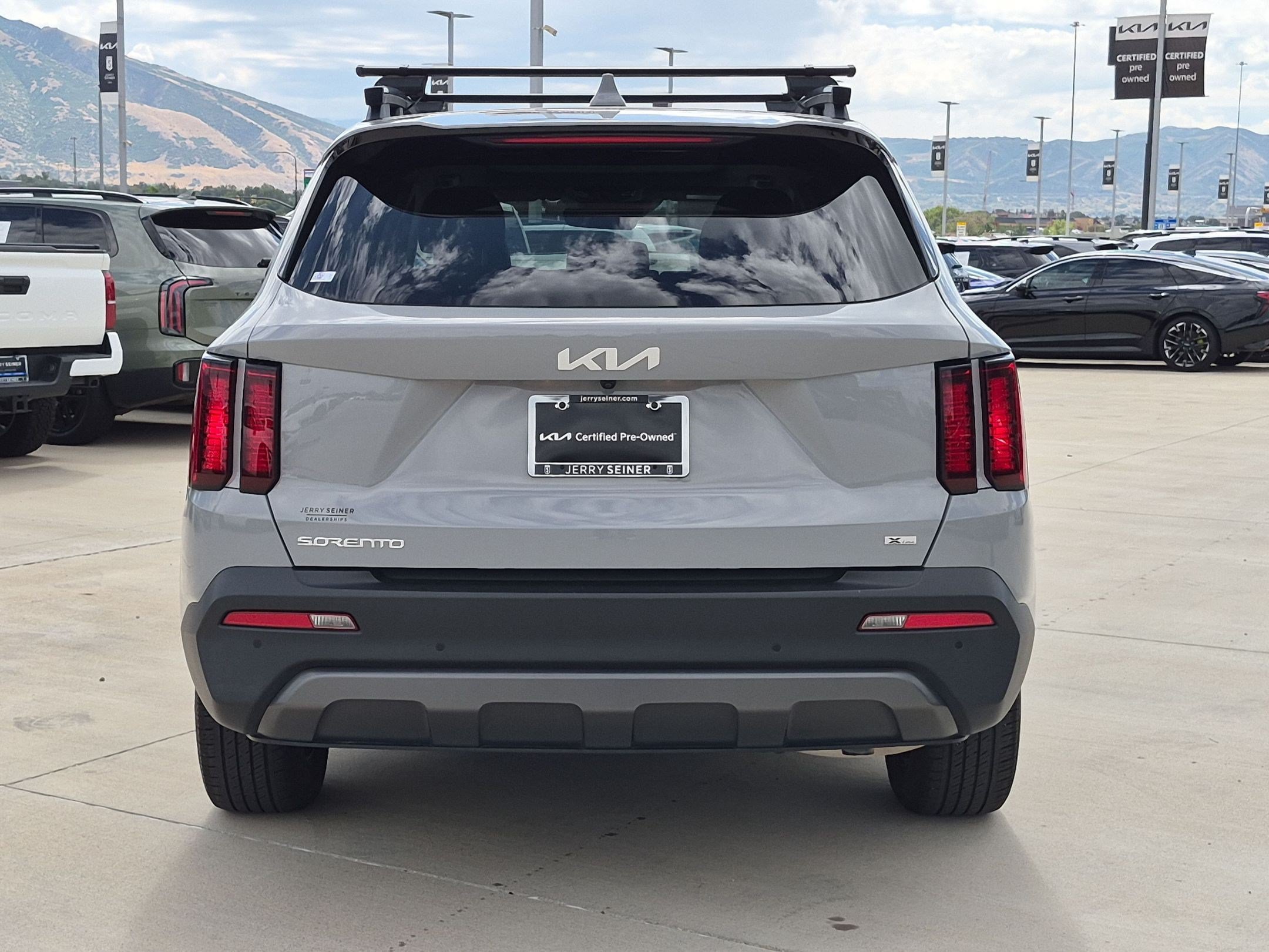 Certified 2023 Kia Sorento S w/ Panoramic Sunroof Package AWD/4WD image 4