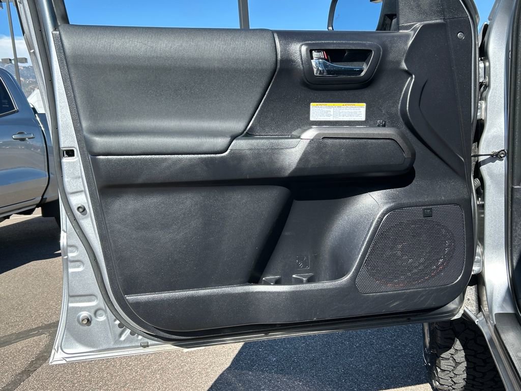 Used 2020 Toyota Tacoma TRD Off-Road w/ TRD Premium Off Road Package image 30