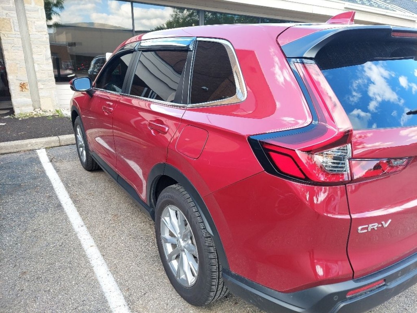 Used 2024 Honda CR-V EX-L image 4
