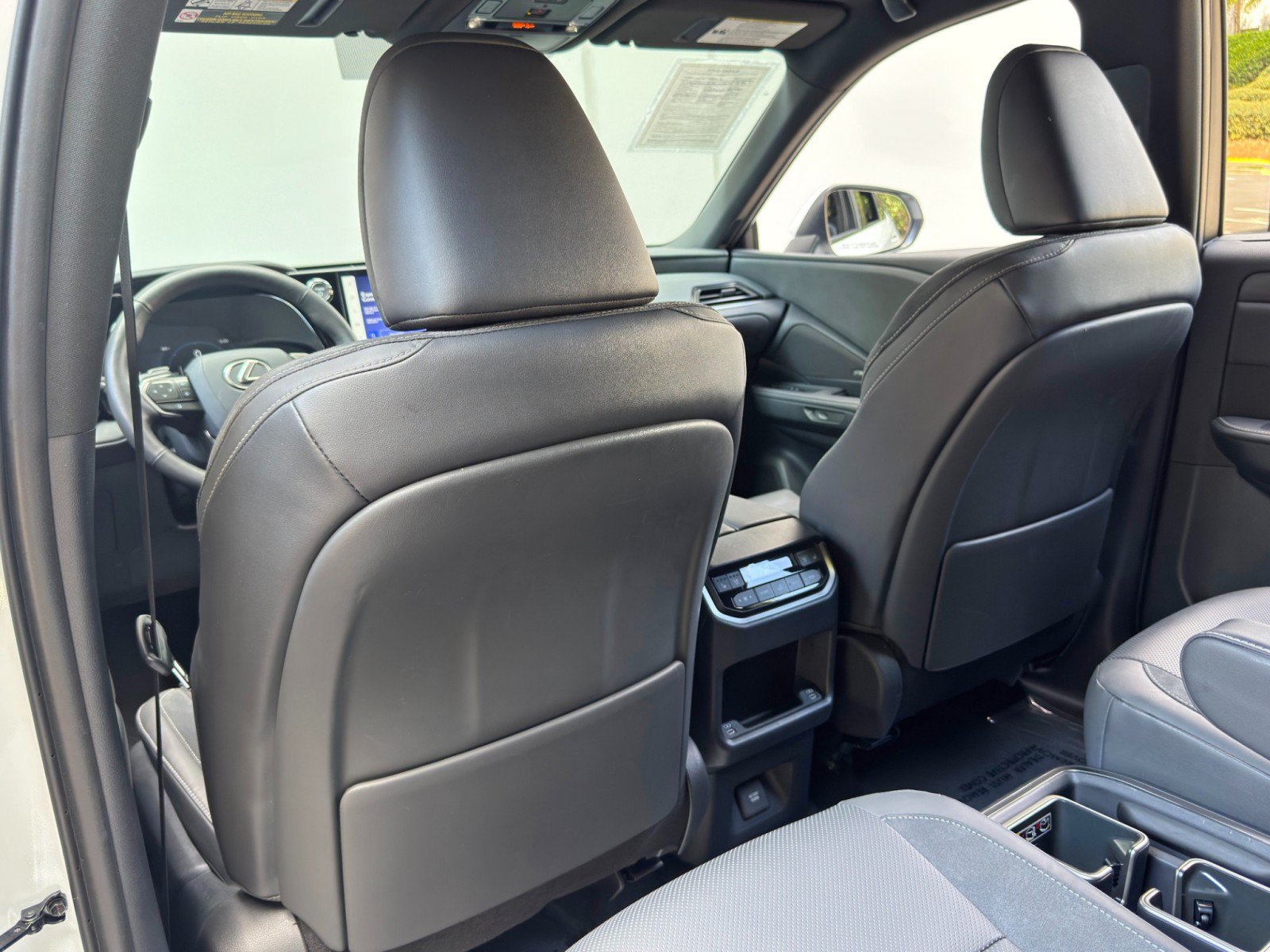 Used 2025 Lexus TX 550h AWD Plug-In Hybrid w/ Technology Package image 33