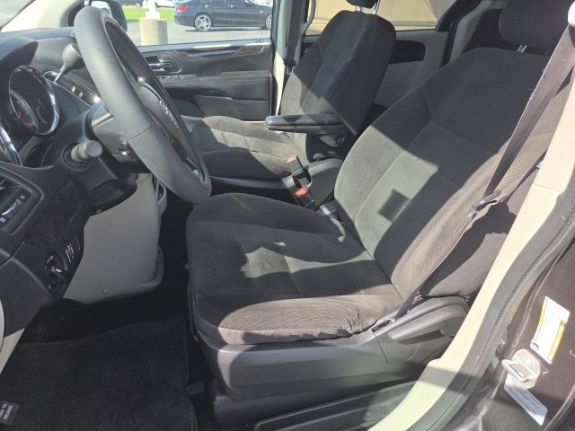 Used 2017 Dodge Grand Caravan SE w/ Power Window Group FWD image 14