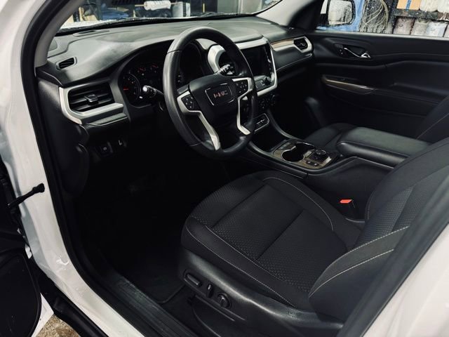 Used 2023 GMC Acadia SLE w/ Driver Convenience Package image 18