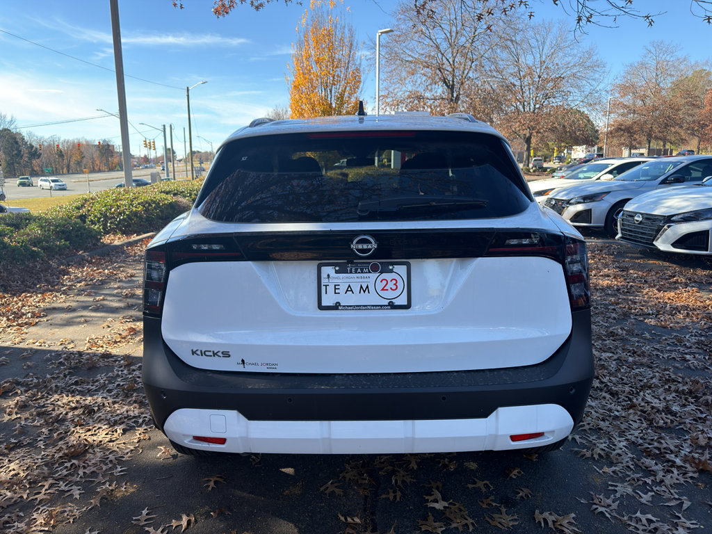 New 2026 Nissan Kicks SV w/ SV Premium Package image 6