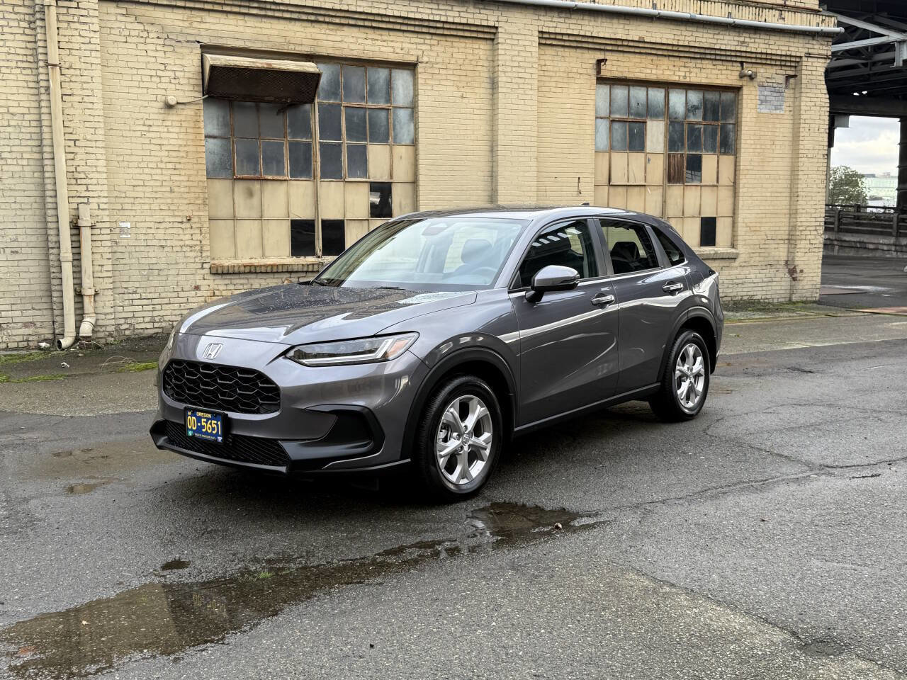 Used 2023 Honda HR-V LX image 2