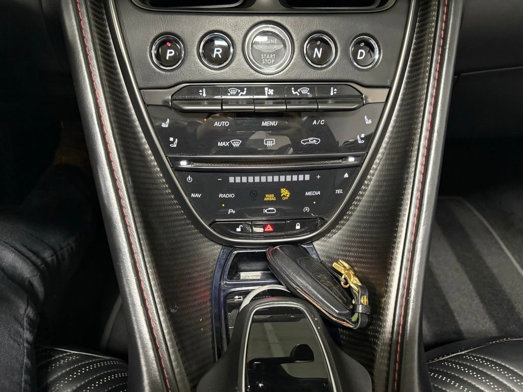 Used 2019 Aston Martin DB11 Volante image 14