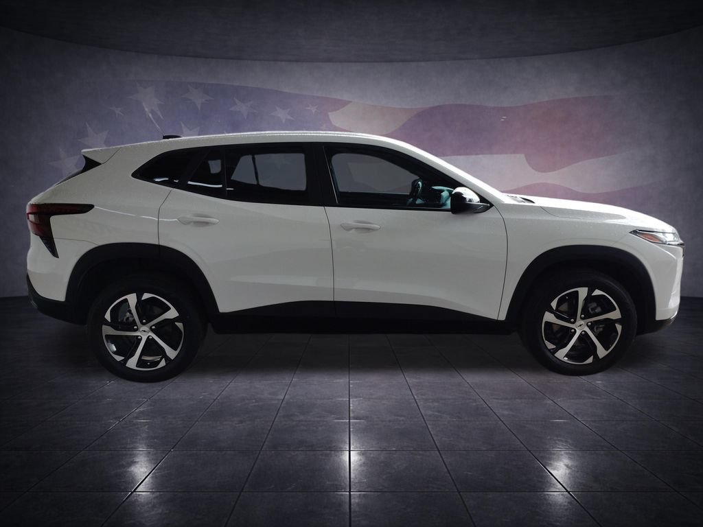 Used 2024 Chevrolet Trax RS FWD image 6