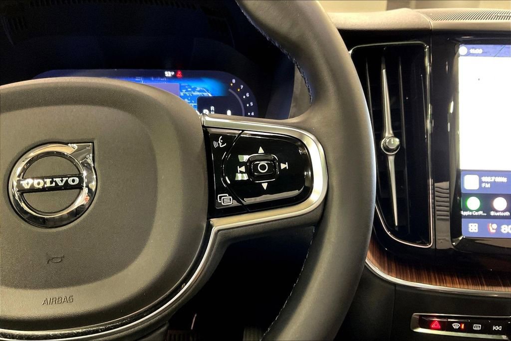 Used 2024 Volvo XC60 B5 Plus w/ Protection Package Premier image 11