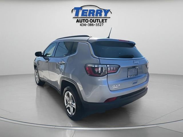 Used 2024 Jeep Compass Latitude AWD/4WD image 5