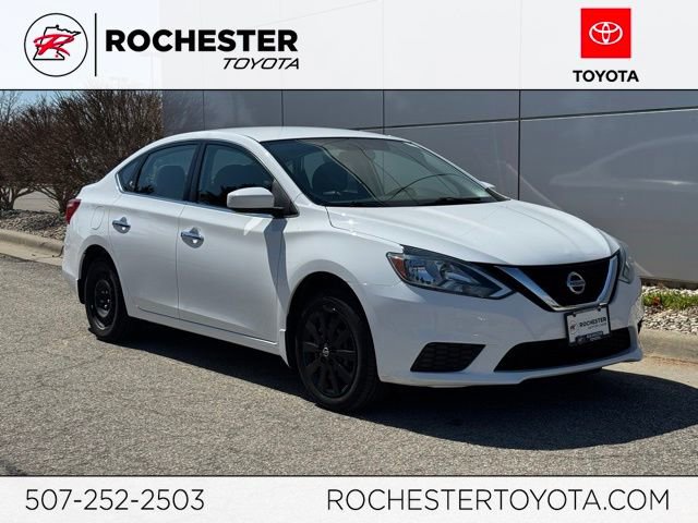 Used 2017 Nissan Sentra SV image 1