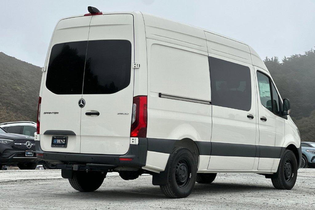 Used 2025 Mercedes-Benz Sprinter 2500 image 4