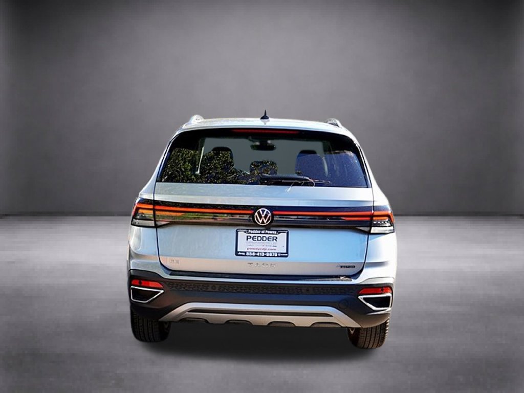 Used 2025 Volkswagen Taos SE AWD/4WD image 5