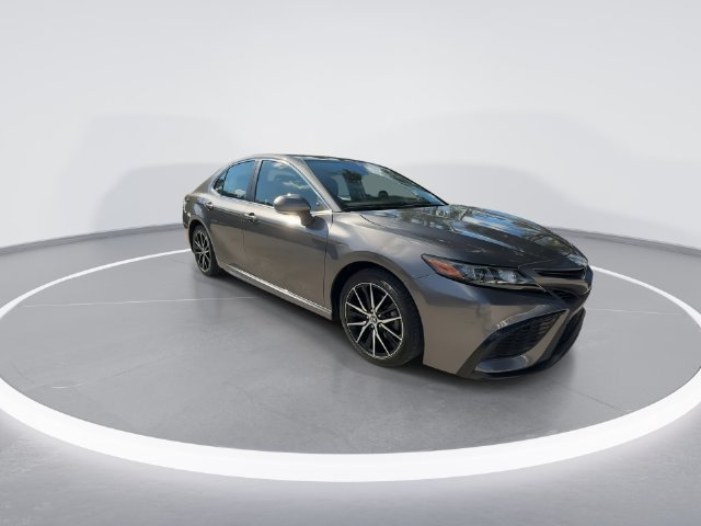 Used 2023 Toyota Camry SE w/ Convenience Package FWD image 2