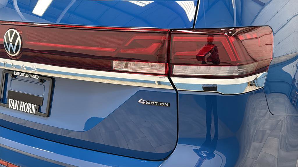 Used 2025 Volkswagen Atlas SEL Premium R-Line image 40