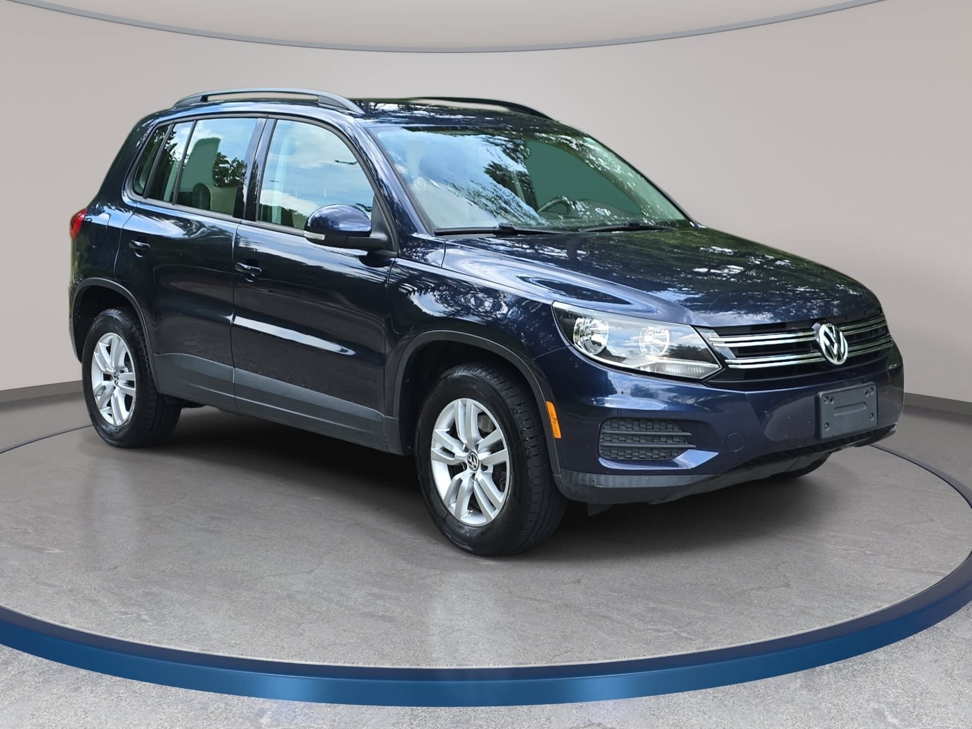 Used 2016 Volkswagen Tiguan S AWD/4WD image 3