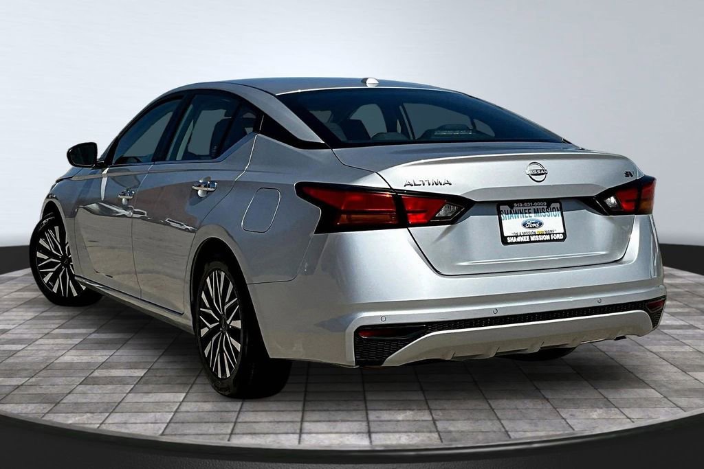 Used 2024 Nissan Altima 2.5 SV image 4