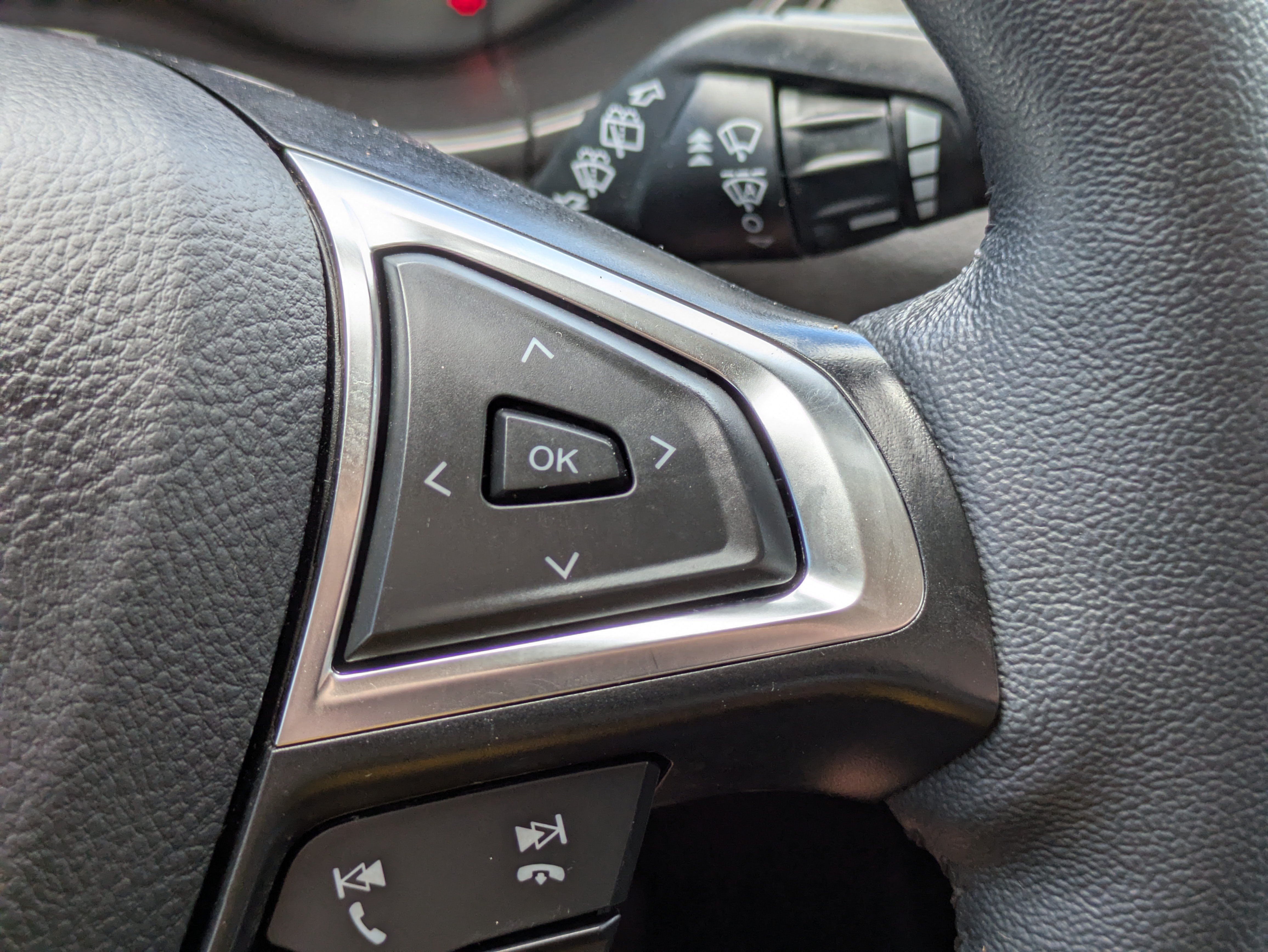 Used 2024 Ford Edge Titanium AWD/4WD image 24