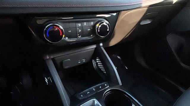 Used 2024 Chevrolet TrailBlazer RS w/ Driver Confidence Package image 30