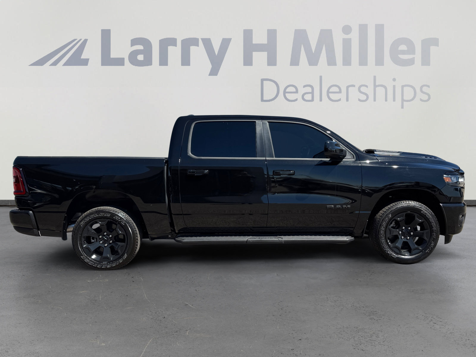 Used 2026 RAM 1500 Express AWD/4WD image 6