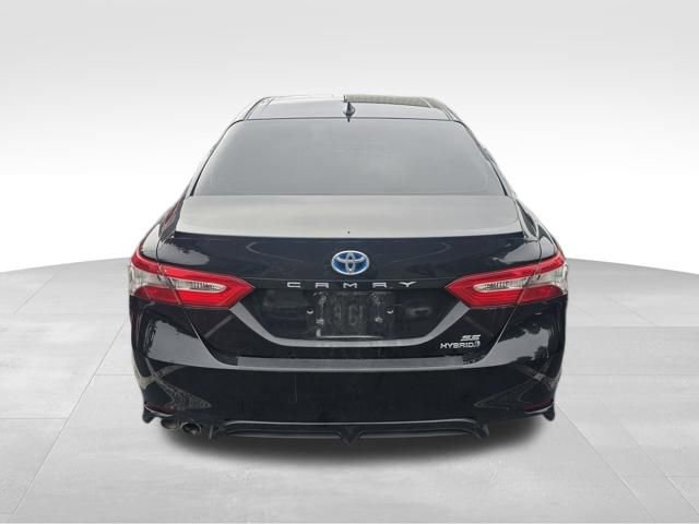 Used 2019 Toyota Camry SE w/ Sunroof Package FWD image 4