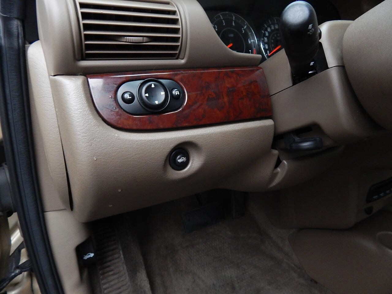 Used 2001 Chrysler Sebring LXi image 18