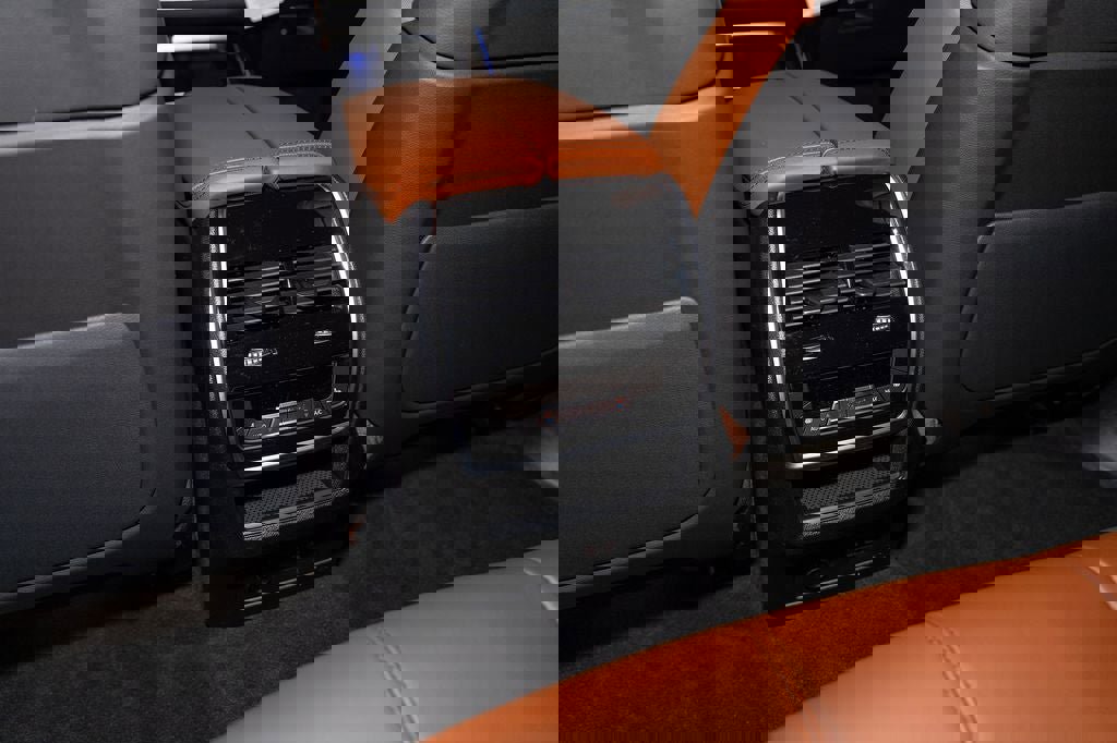 New 2026 BMW X5 xDrive50e image 33