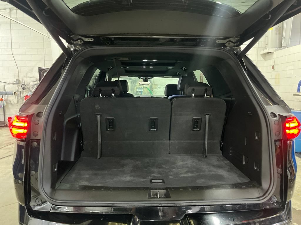 Used 2023 Chevrolet Traverse Premier w/ Redline Edition FWD image 32