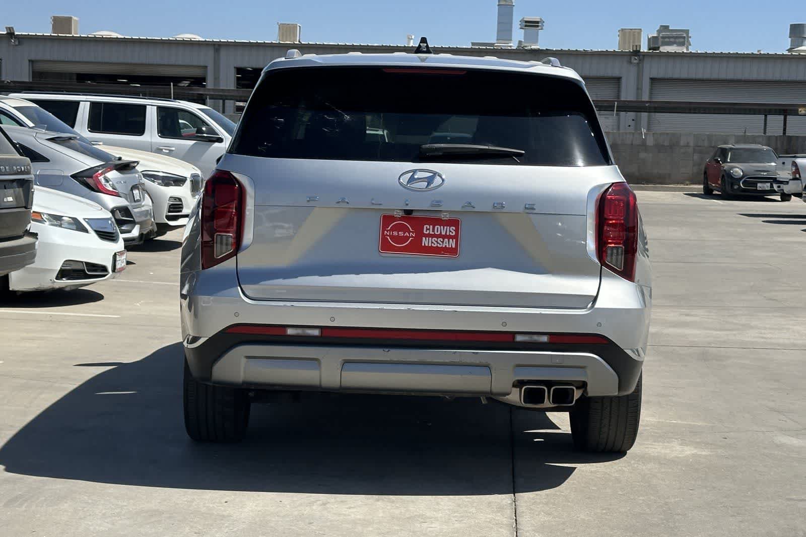 Used 2024 Hyundai Palisade Limited FWD image 8