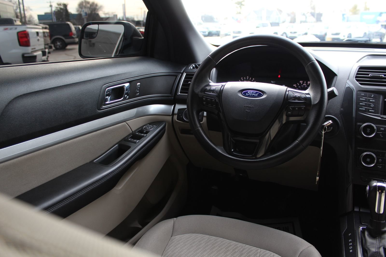 Used 2019 Ford Explorer 4WD w/ Class III Trailer Tow Package image 9