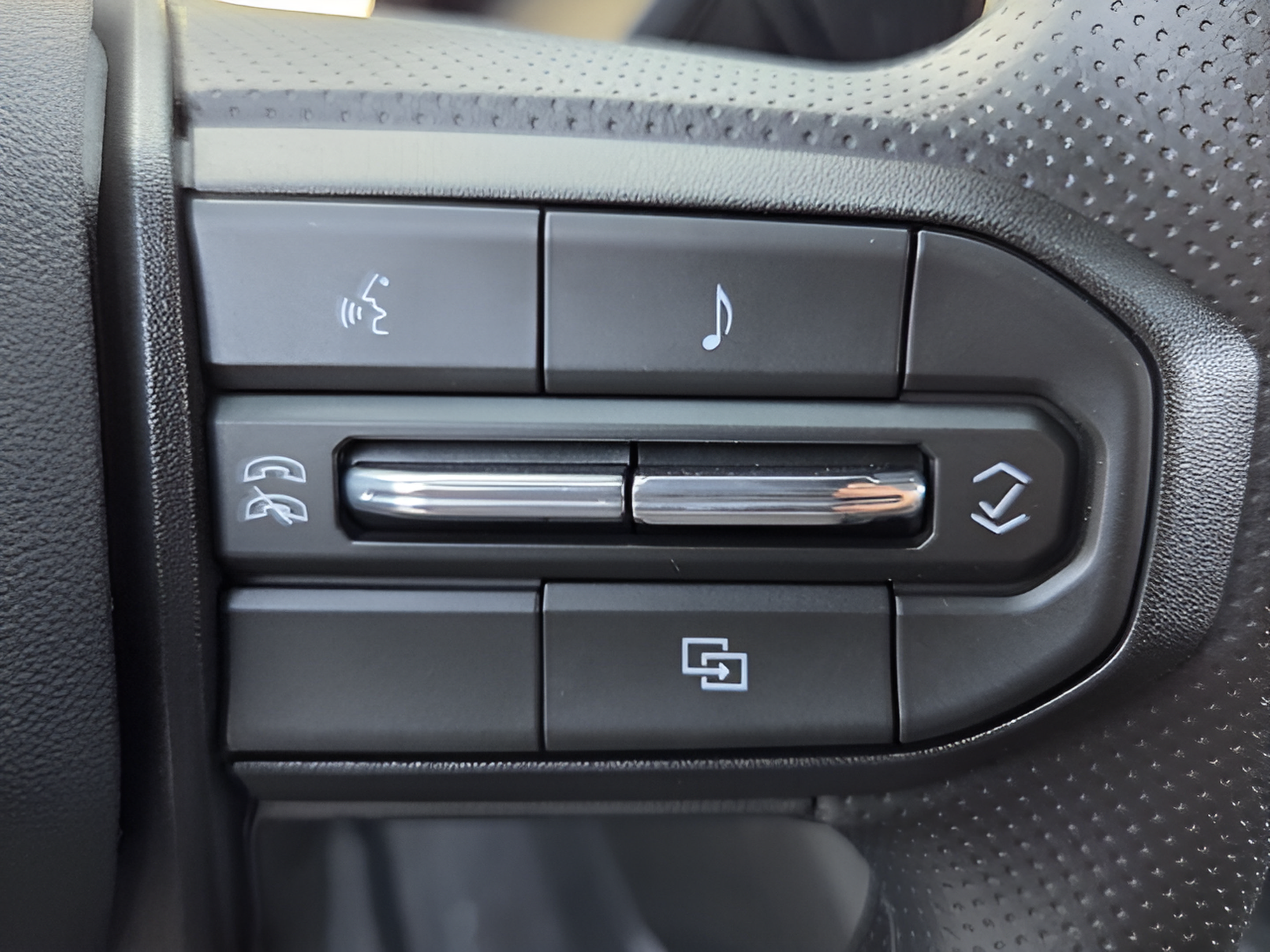 New 2026 Chevrolet Colorado Trail Boss AWD/4WD image 26