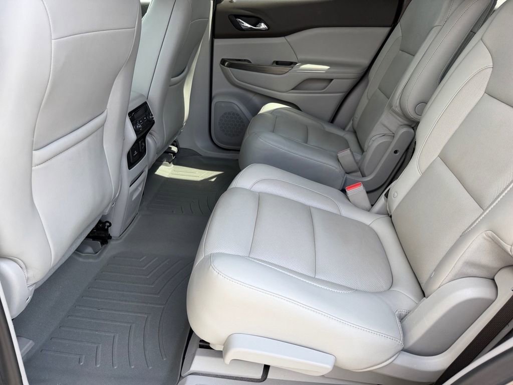 Used 2019 GMC Acadia SLT image 12