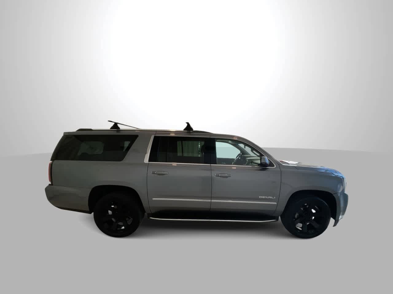 Used 2018 GMC Yukon XL Denali w/ Open Road Package AWD/4WD image 9