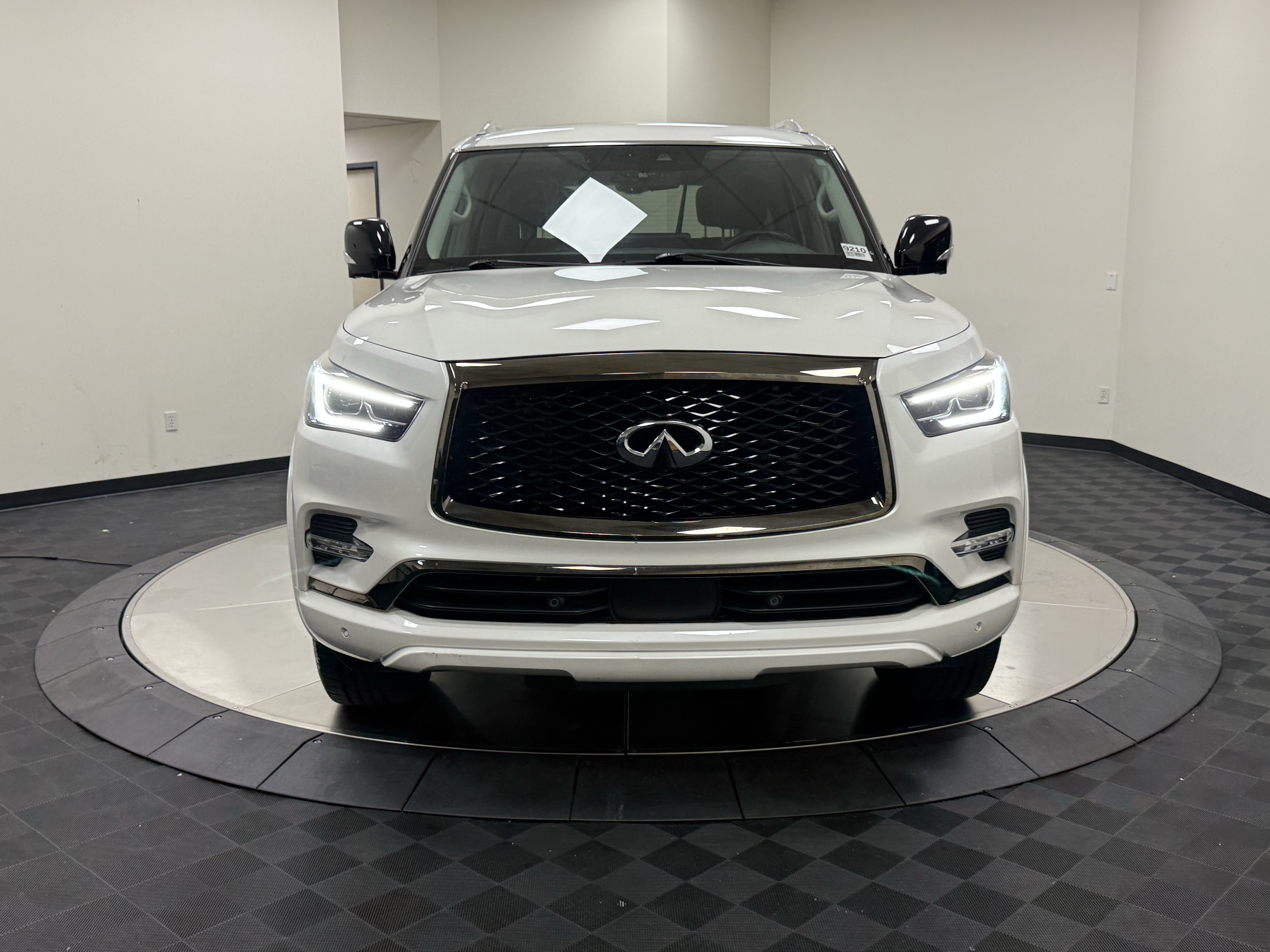 Certified 2023 INFINITI QX80 Premium Select w/ Cargo Package AWD/4WD image 2