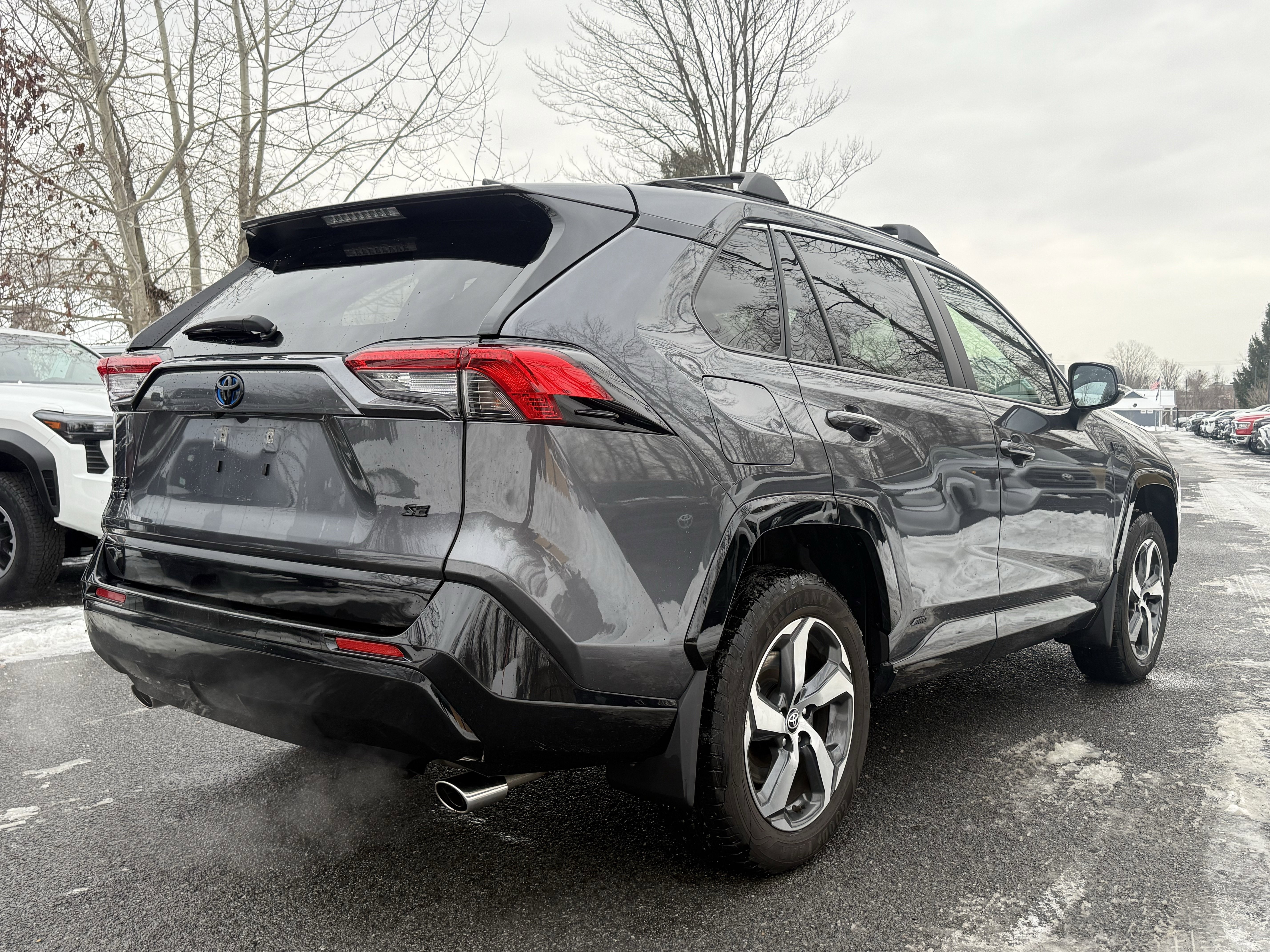 Used 2021 Toyota RAV4 SE image 6