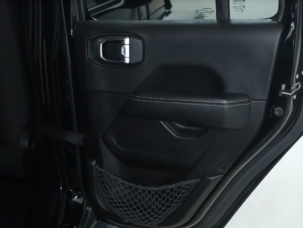 Used 2022 Jeep Wrangler Unlimited Sahara image 30