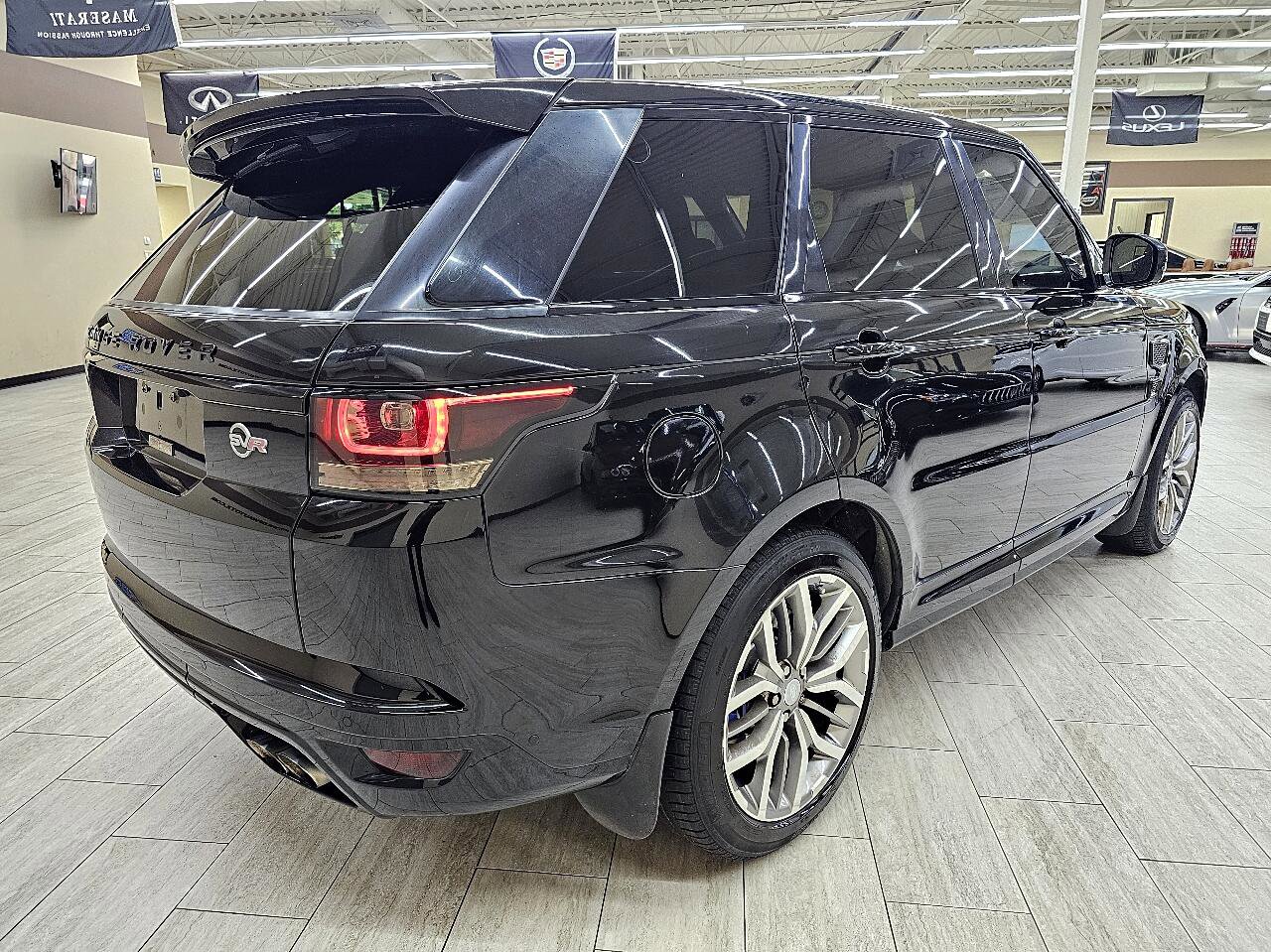 Used 2017 Land Rover Range Rover Sport SVR image 7
