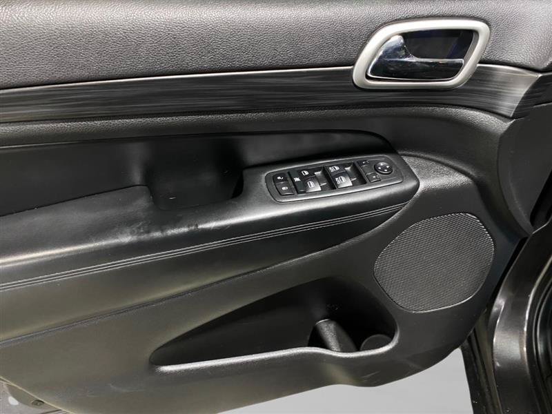 Used 2020 Jeep Grand Cherokee Altitude AWD/4WD image 9