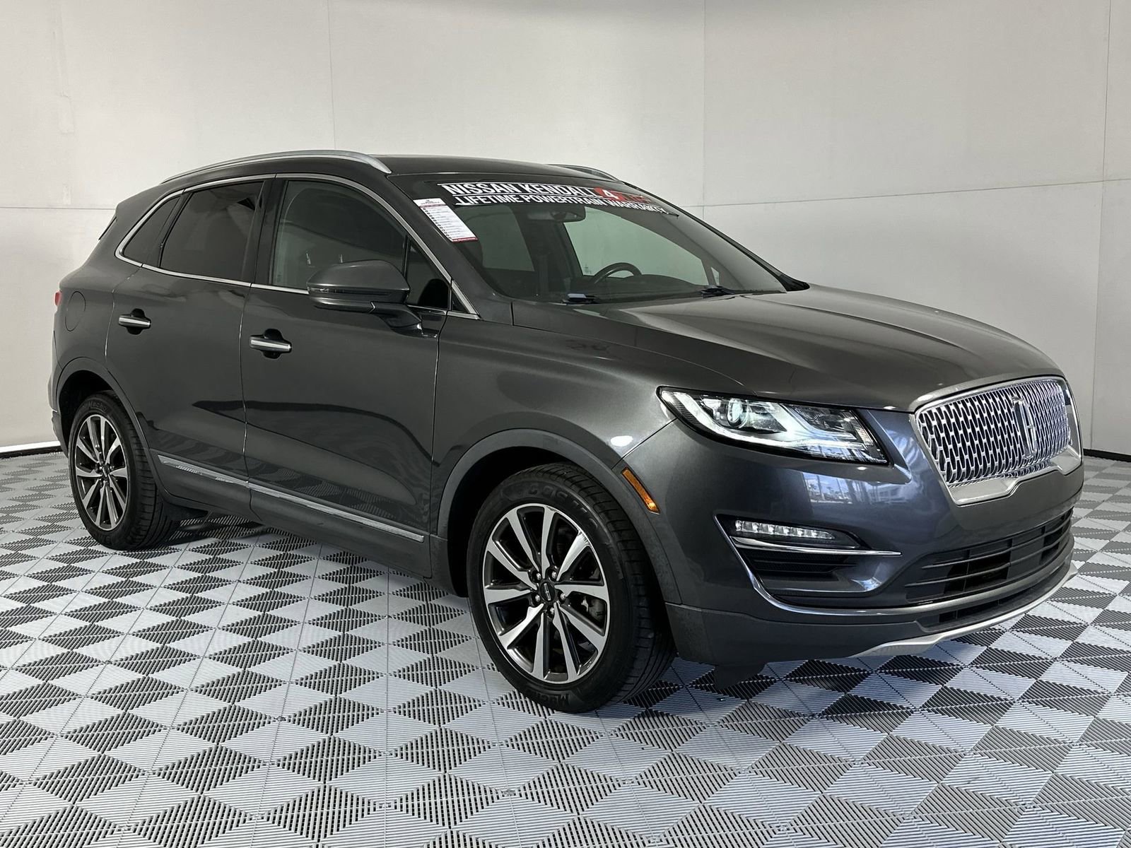 Used 2019 Lincoln MKC Reserve FWD image 2