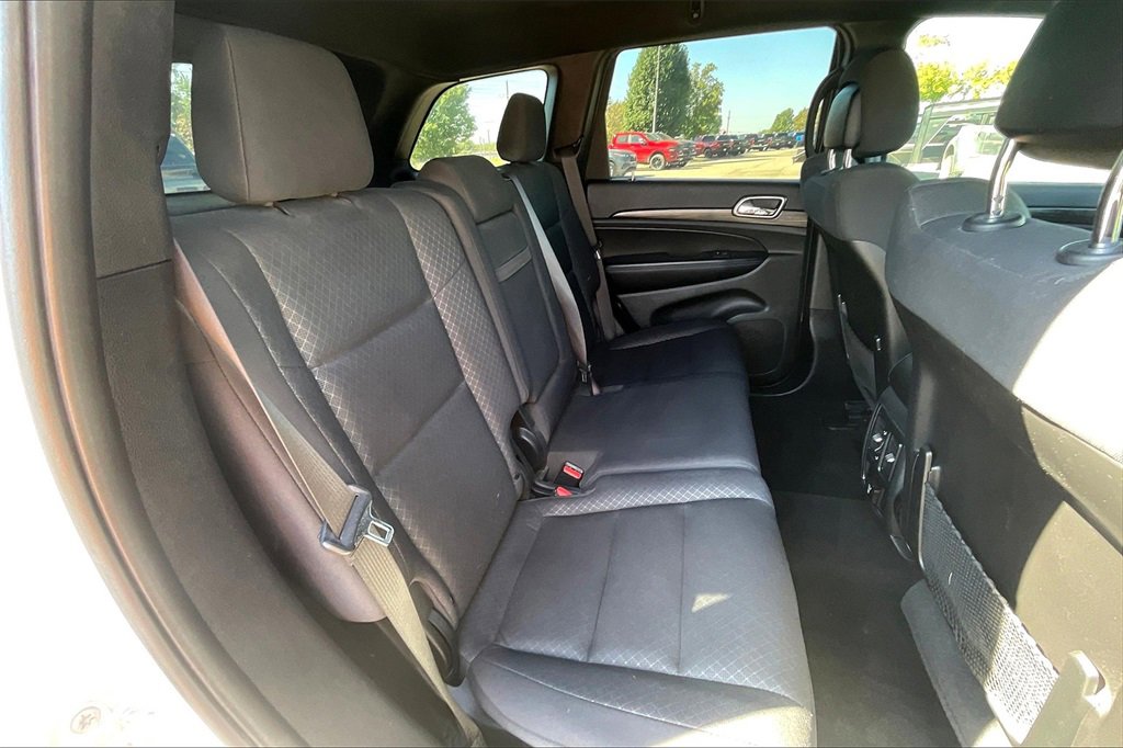 Used 2019 Jeep Grand Cherokee Laredo image 26