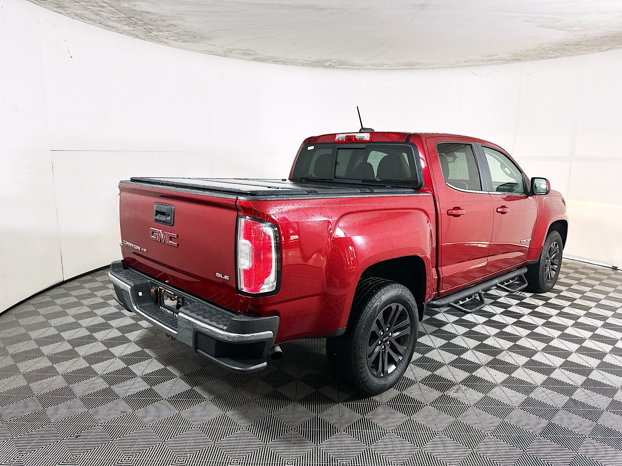 Used 2020 GMC Canyon SLE w/ Elevation Edition RWD image 3