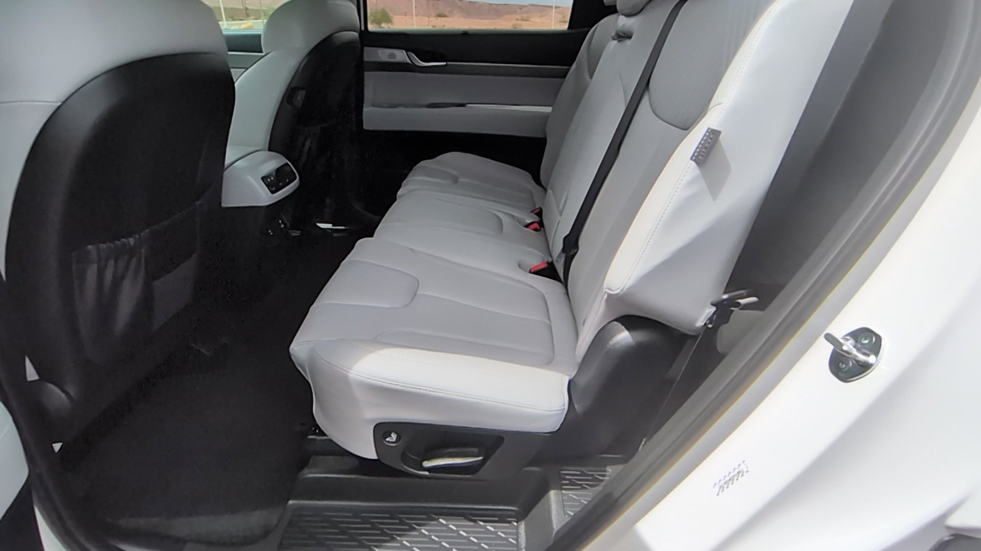Used 2023 Hyundai Palisade SEL w/ Cargo Package FWD image 29