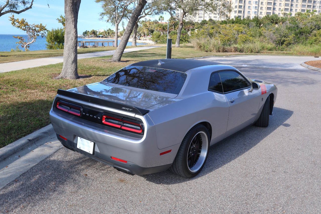 Used 2015 Dodge Challenger SRT Hellcat RWD image 29