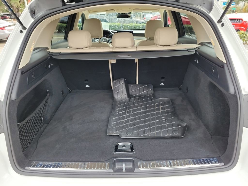 Used 2022 Mercedes-Benz GLC 300 4MATIC w/ Premium Package Lite image 9